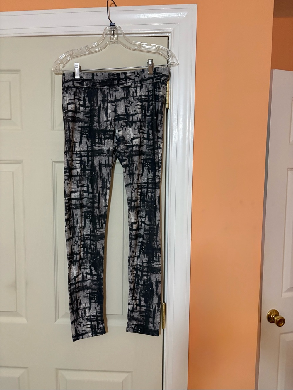 Velocity Abstract Graphic Print Black and Gray Leggings Size Large